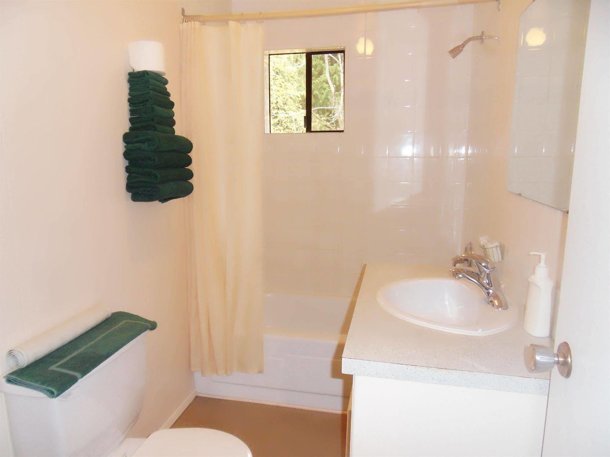 The Hitching Post Motel Пембъртън Екстериор снимка