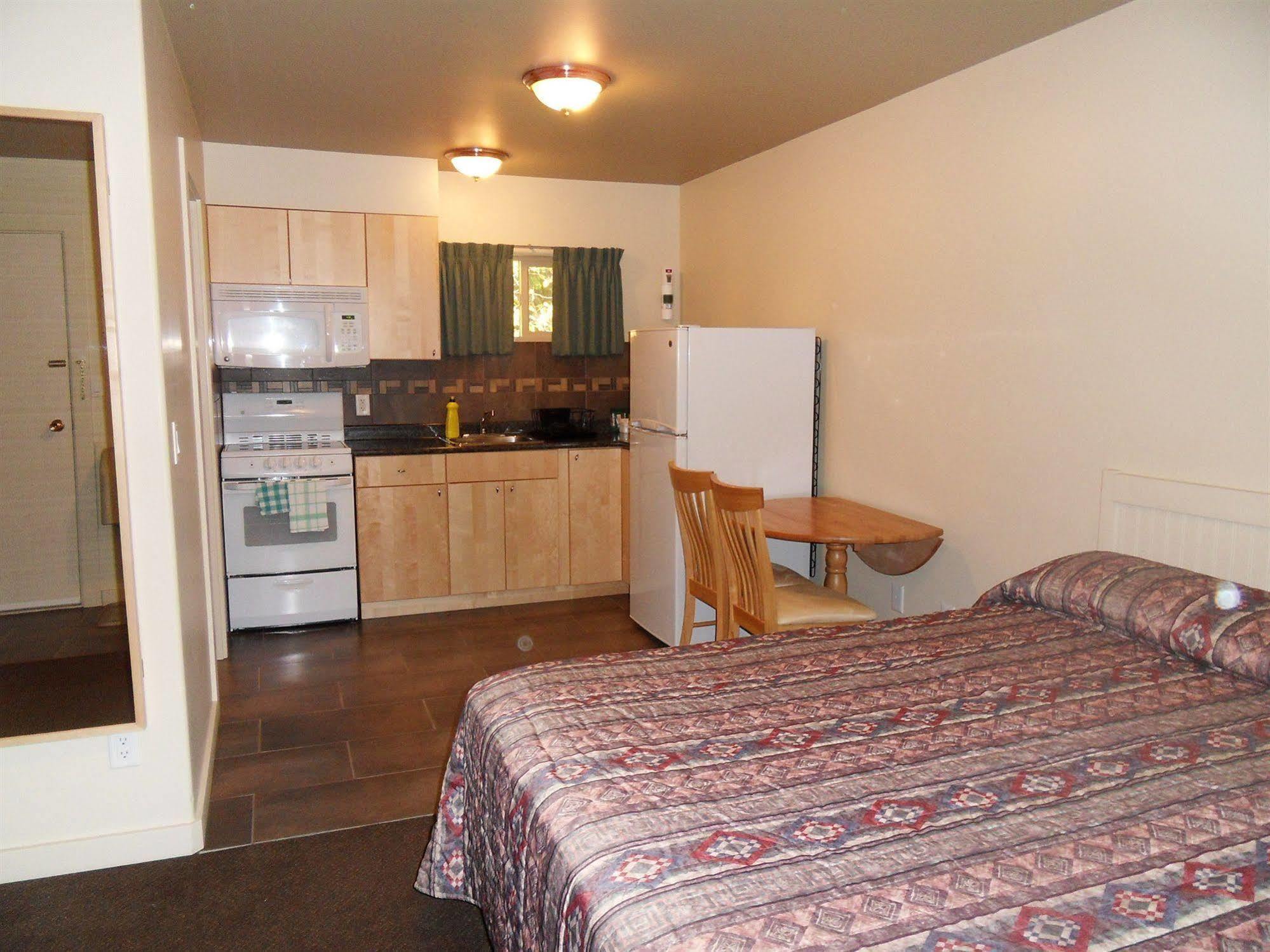 The Hitching Post Motel Пембъртън Екстериор снимка