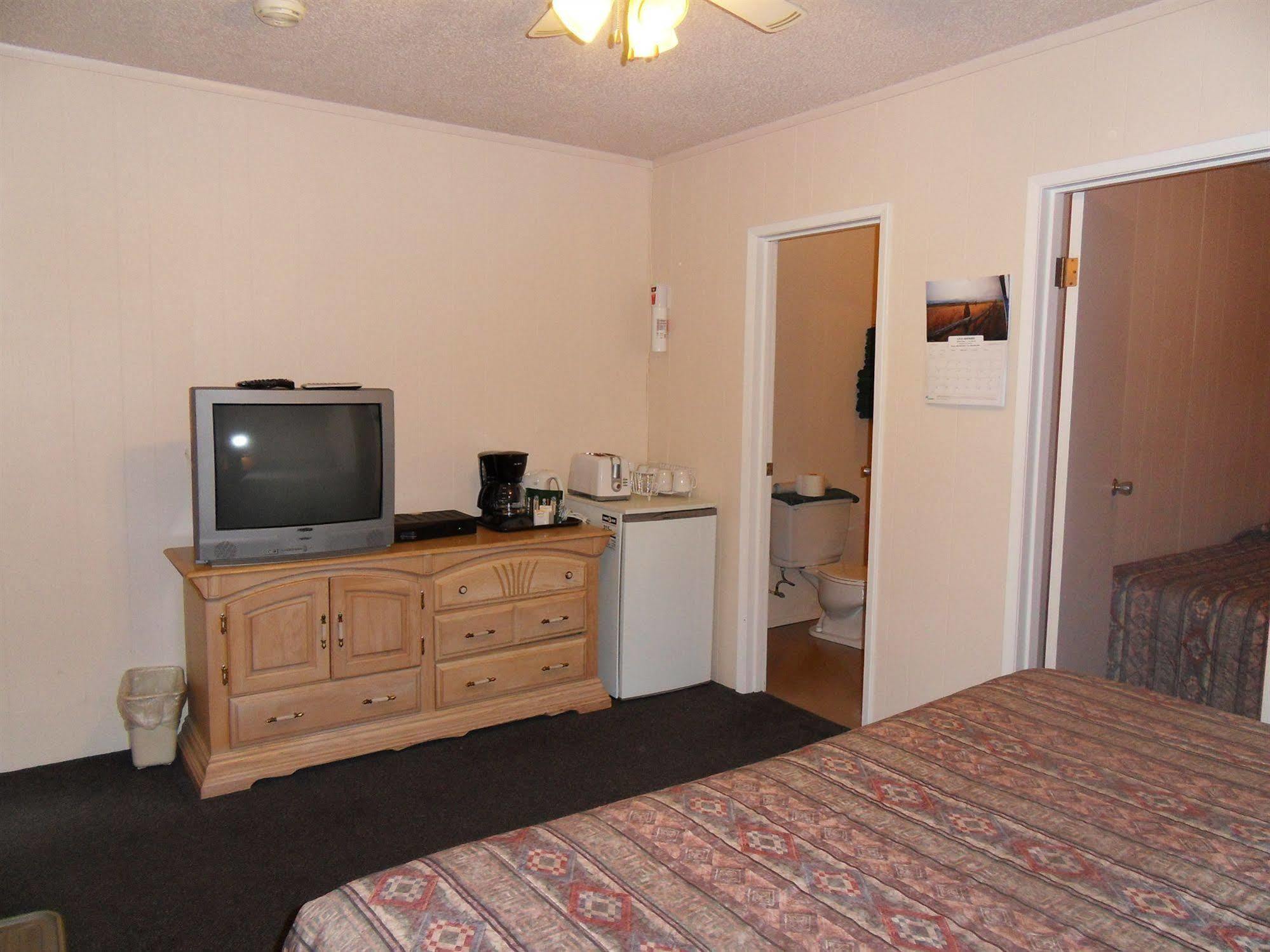 The Hitching Post Motel Пембъртън Екстериор снимка