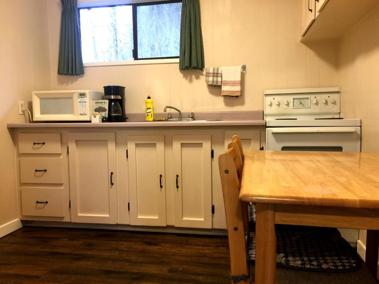 The Hitching Post Motel Пембъртън Екстериор снимка