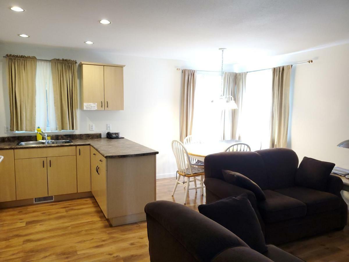The Hitching Post Motel Пембъртън Екстериор снимка